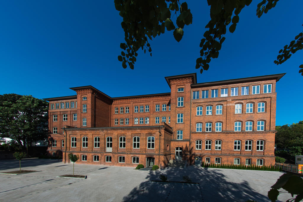 Hotel Volksschule Hamburg Bagian luar foto